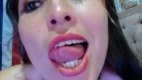 Snapshot of alexandrasaen chatting on June 2026 11:35:02 PM alexandrasaen online show from June 2026 11:35:02 PM
