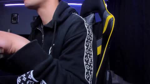 alexgiraldo__ online show from October 2025 09:38:02 AM