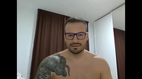 rey ale84 online show from February 2025 11:36:02 AM