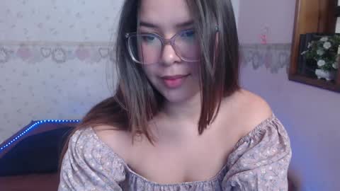Snapshot of alexiarestrepo chatting on January 2025 03:04:02 PM Alexia online show from January 2025 03:04:02 PM