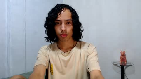 Alexis online show from April 2026 02:14:01 PM