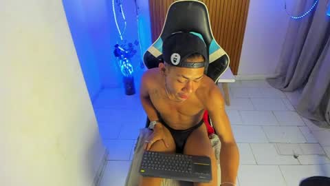 alexis_23cm online show from May 2026 11:15:01 AM
