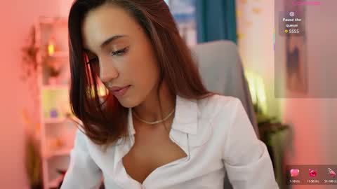 Alexis online show from November 2025 02:41:01 PM