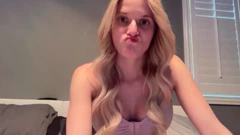 alexispaige06 online show from January 2026 12:05:01 AM