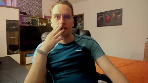 alexs9xtime online show from May 2026 10:01:01 AM