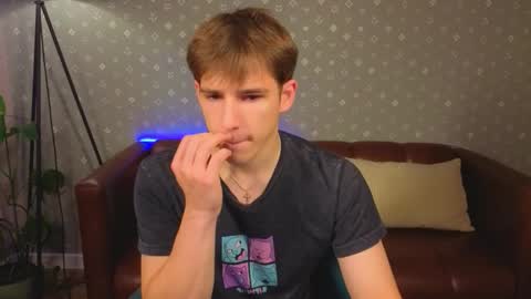 Snapshot of alexs_771 chatting on September 2025 12:10:02 PM Dennis online show from September 2025 12:10:02 PM