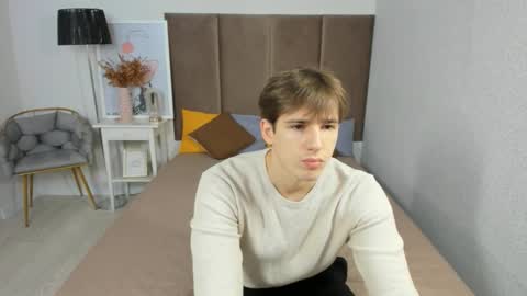 Snapshot of alexs_771 chatting on November 2025 08:36:02 AM Dennis online show from November 2025 08:36:02 AM