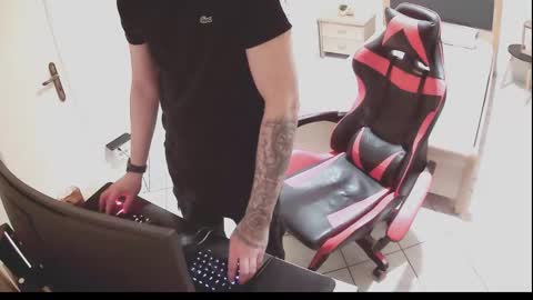 Snapshot of alexthepro00 chatting on October 2025 04:14:02 PM alexthepro00 online show from October 2025 04:14:02 PM