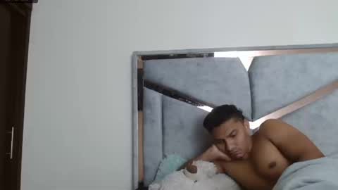 alex y luisa online show from September 2025 04:18:02 PM