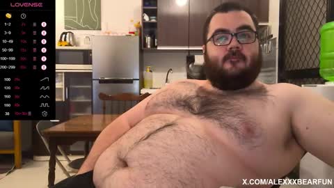 Snapshot of alexxxbear chatting on November 2025 10:52:02 PM alexxxbear online show from November 2025 10:52:02 PM