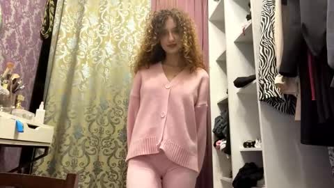 Snapshot of alfredaspagnolo chatting on November 2025 06:28:01 PM Tatiana online show from November 2025 06:28:01 PM