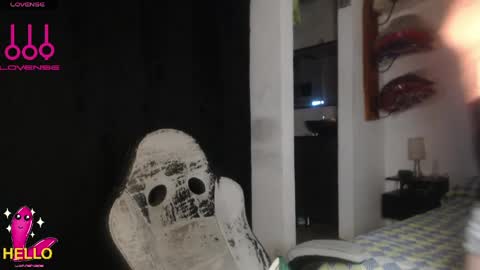 Snapshot of alguien_mas01 chatting on April 2026 04:32:01 AM cami online show from April 2026 04:32:01 AM