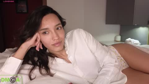 Snapshot of alice_bane chatting on January 2025 09:52:01 PM A R Y A  T I A online show from January 2025 09:52:01 PM