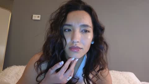 Snapshot of alice_bane chatting on January 2025 10:24:01 PM A R Y A  T I A online show from January 2025 10:24:01 PM