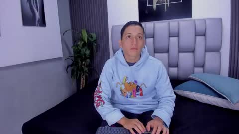 Snapshot of alice_bruno chatting on October 2025 11:33:02 AM online show from October 2025 11:33:02 AM