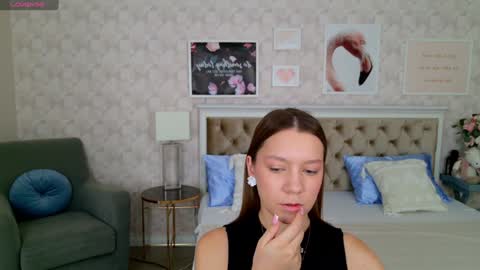 Snapshot of alice_charmy chatting on January 2025 05:10:02 AM Alice in Wonderland online show from January 2025 05:10:02 AM