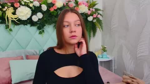 Snapshot of alice_charmy chatting on October 2025 06:01:01 AM Alice in Wonderland online show from October 2025 06:01:01 AM