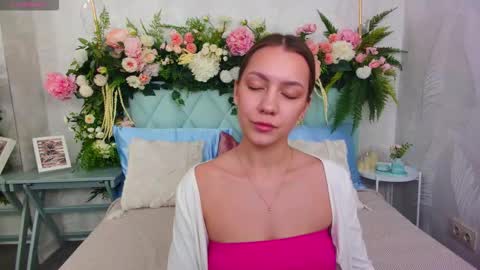 Snapshot of alice_charmy chatting on February 2026 05:33:01 PM Alice in Wonderland online show from February 2026 05:33:01 PM