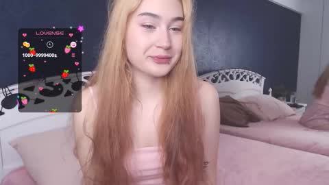 Snapshot of alice_clark13 chatting on October 2025 09:00:02 PM Alis online show from October 2025 09:00:02 PM