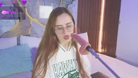 Snapshot of alice_cute77 chatting on July 2026 04:05:01 AM Mey online show from July 2026 04:05:01 AM