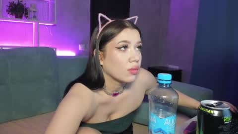 Alice  GMT2 Mon 3-9 AM Tue 3-9 AM Fri 3-9 AM Sat 3-9 AM Sun 3-9 AM online show from January 2025 04:17:02 AM