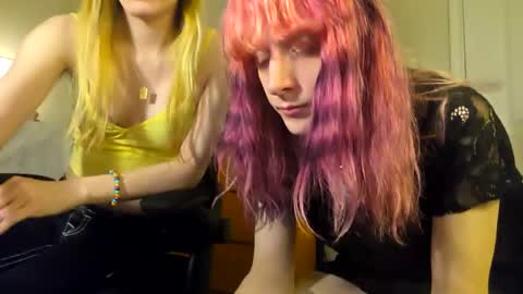 Snapshot of alice_hatchette chatting on May 2026 02:42:01 AM Alice Hatchette online show from May 2026 02:42:01 AM