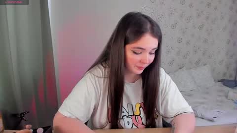 Snapshot of alice_next_door_ chatting on April 2026 01:20:01 PM Alice online show from April 2026 01:20:01 PM