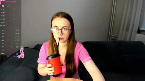 Alice online show from December 2025 03:35:01 AM