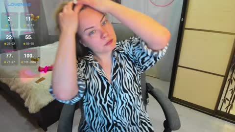 Snapshot of alice_sex_intellect chatting on February 2025 07:18:01 AM Alice online show from February 2025 07:18:01 AM