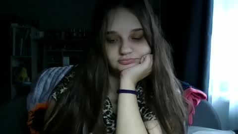 Snapshot of alice_shy14 chatting on October 2025 06:13:02 AM Cristal online show from October 2025 06:13:02 AM