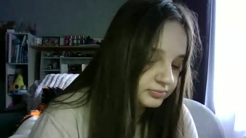 Snapshot of alice_shy14 chatting on October 2025 06:43:02 AM Cristal online show from October 2025 06:43:02 AM