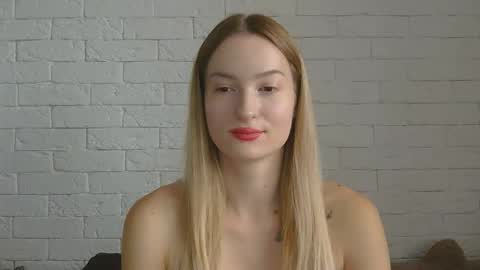 Snapshot of alice_sweet_01 chatting on October 2025 01:07:01 PM Alice online show from October 2025 01:07:01 PM
