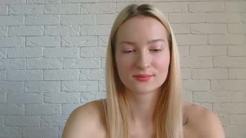 Snapshot of alice_sweet_01 chatting on March 2026 11:06:01 AM Alice online show from March 2026 11:06:01 AM