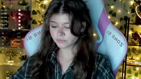 Snapshot of alice_tails chatting on April 2026 08:55:01 PM Alice online show from April 2026 08:55:01 PM