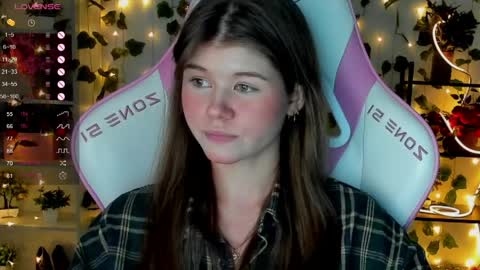 Snapshot of alice_tails chatting on April 2026 09:38:01 PM Alice online show from April 2026 09:38:01 PM