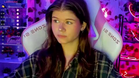 Snapshot of alice_tails chatting on April 2026 07:08:02 PM Alice online show from April 2026 07:08:02 PM