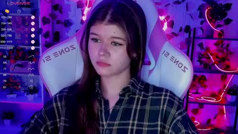 Snapshot of alice_tails chatting on May 2026 08:26:01 PM Alice online show from May 2026 08:26:01 PM