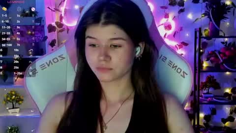 Snapshot of alice_tails chatting on July 2026 08:56:02 PM Alice online show from July 2026 08:56:02 PM