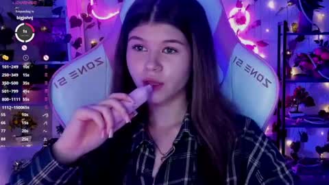 Snapshot of alice_tails chatting on July 2026 11:26:02 PM Alice online show from July 2026 11:26:02 PM