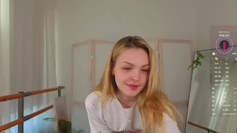 Snapshot of alice_tucci chatting on May 2026 04:00:01 PM Alice online show from May 2026 04:00:01 PM