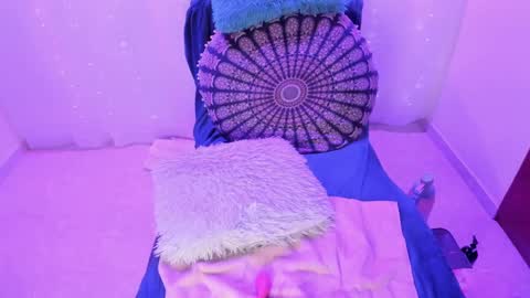 Alice  online show from December 2024 02:01:02 AM