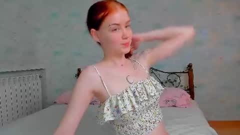Snapshot of alice_with_freckles chatting on June 2026 10:09:01 AM Alice online show from June 2026 10:09:01 AM