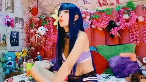 Snapshot of alicebenett_ chatting on June 2026 09:28:02 PM online show from June 2026 09:28:02 PM