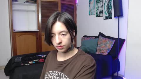 alicee_logan_ online show from October 2025 01:47:02 AM