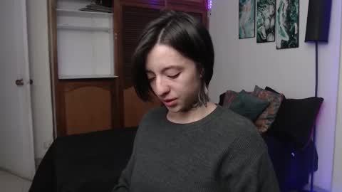 alicee_logan_ online show from November 2025 11:32:01 PM