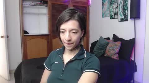 alicee_logan_ online show from November 2025 08:22:02 PM