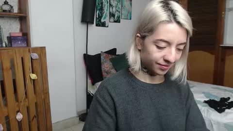 alicee_logan_ online show from March 2026 01:44:02 AM
