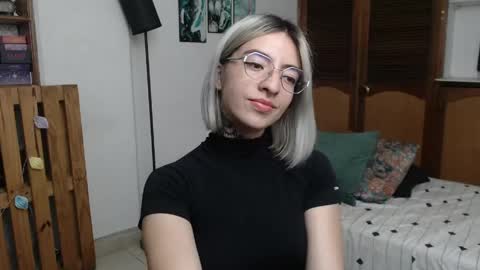Snapshot of alicee_logan_ chatting on June 2026 01:44:02 AM alicee_logan_ online show from June 2026 01:44:02 AM