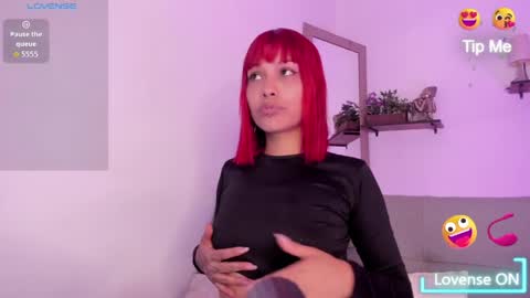 alicee_stonee_ online show from April 2026 07:15:01 PM