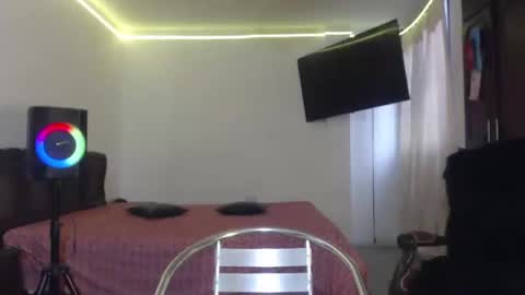 aliceesmiths online show from October 2025 12:23:02 PM